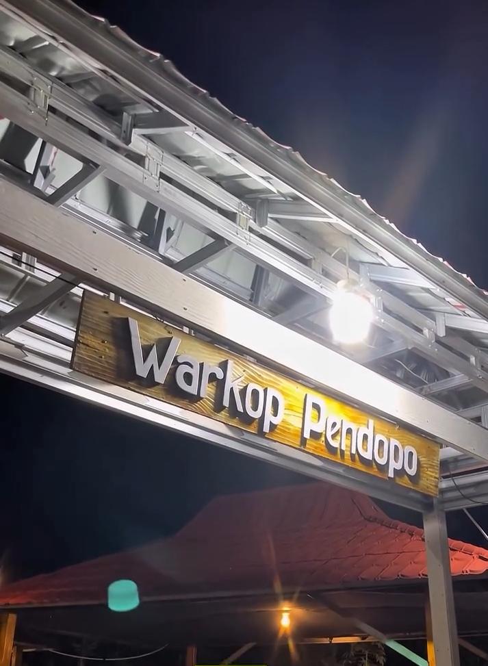 Atmosfer Warung Kopi Pendopo